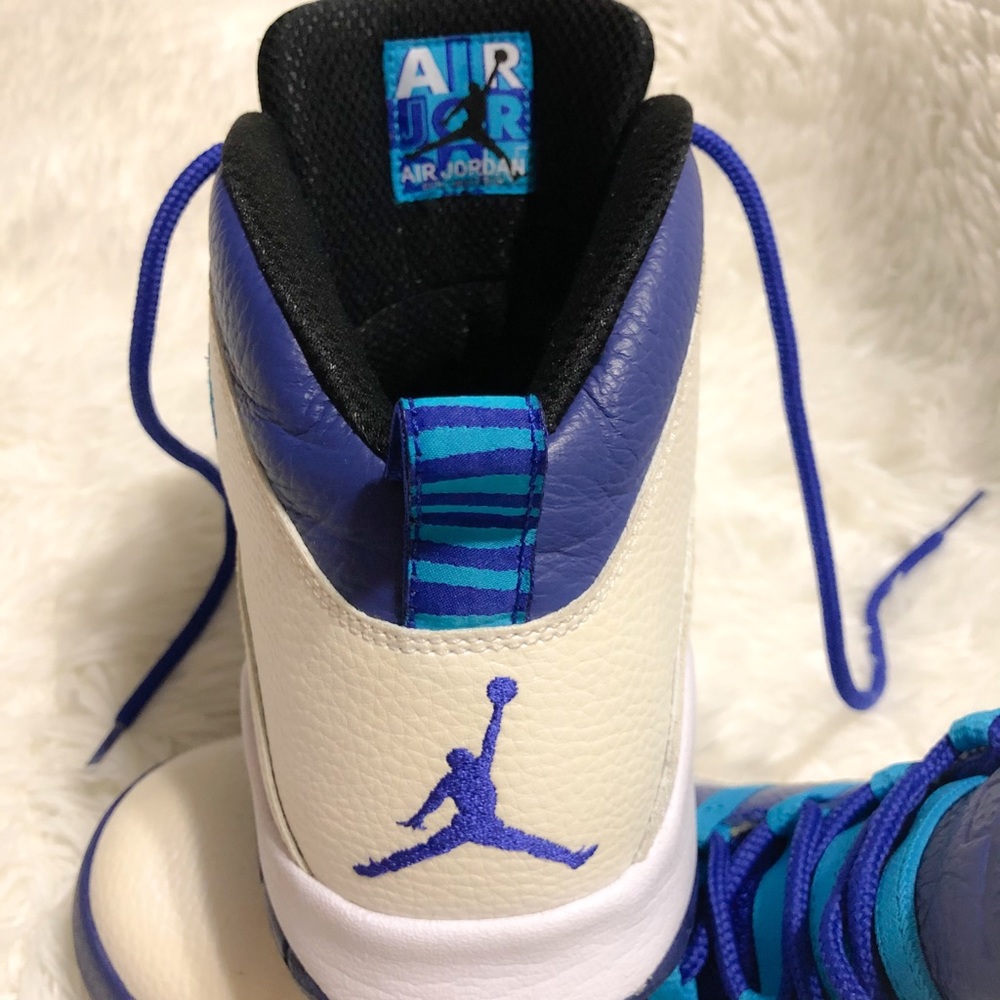 AIR JORDAN 10 Retro 'Charlotte Hornets' Sneakers. - Picture 8 of 10